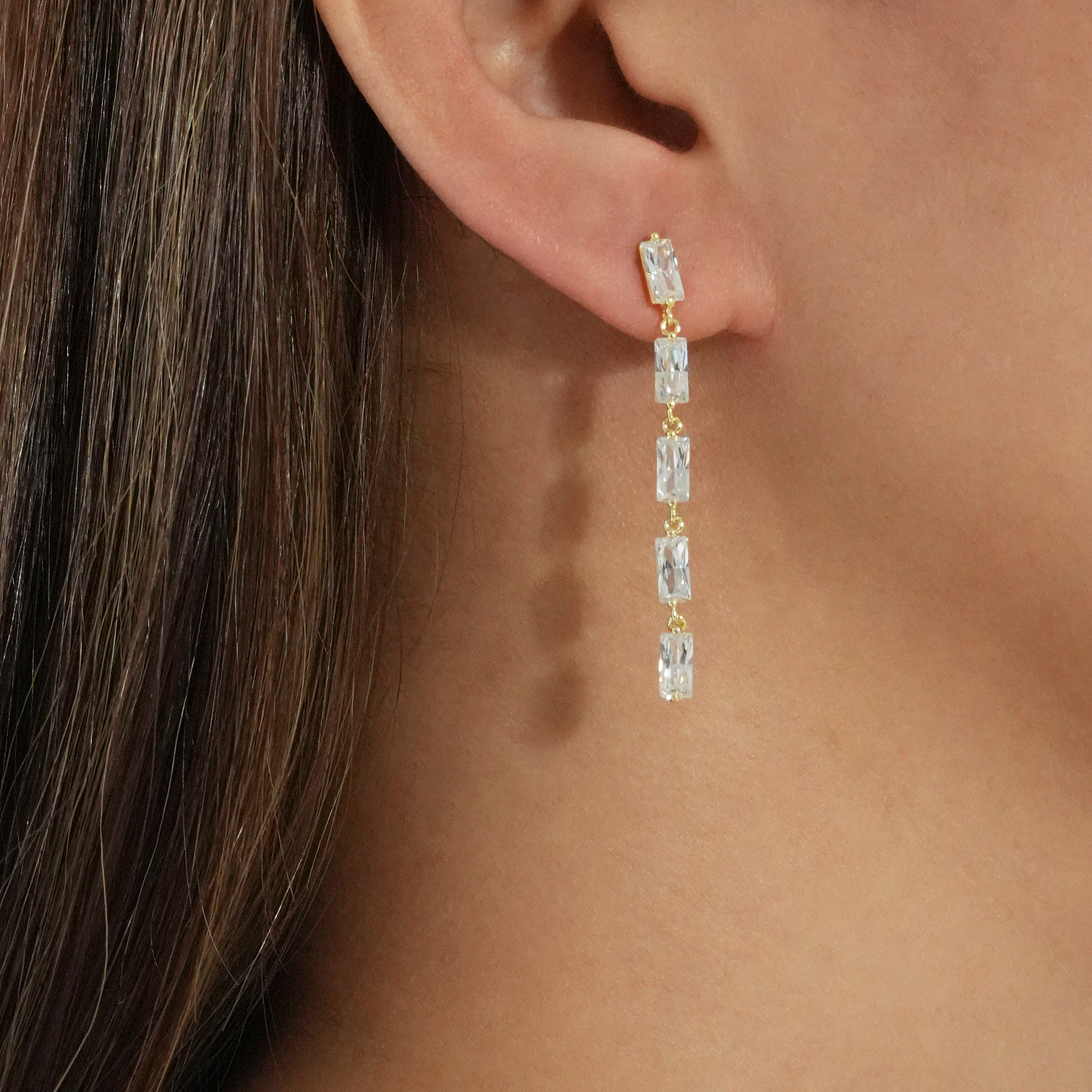 THE BAGUETTE DROP EARRING