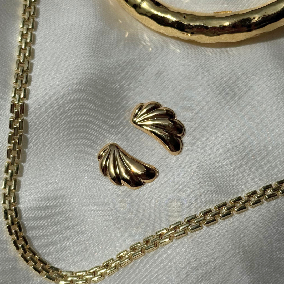 THE SORELLA EARRING