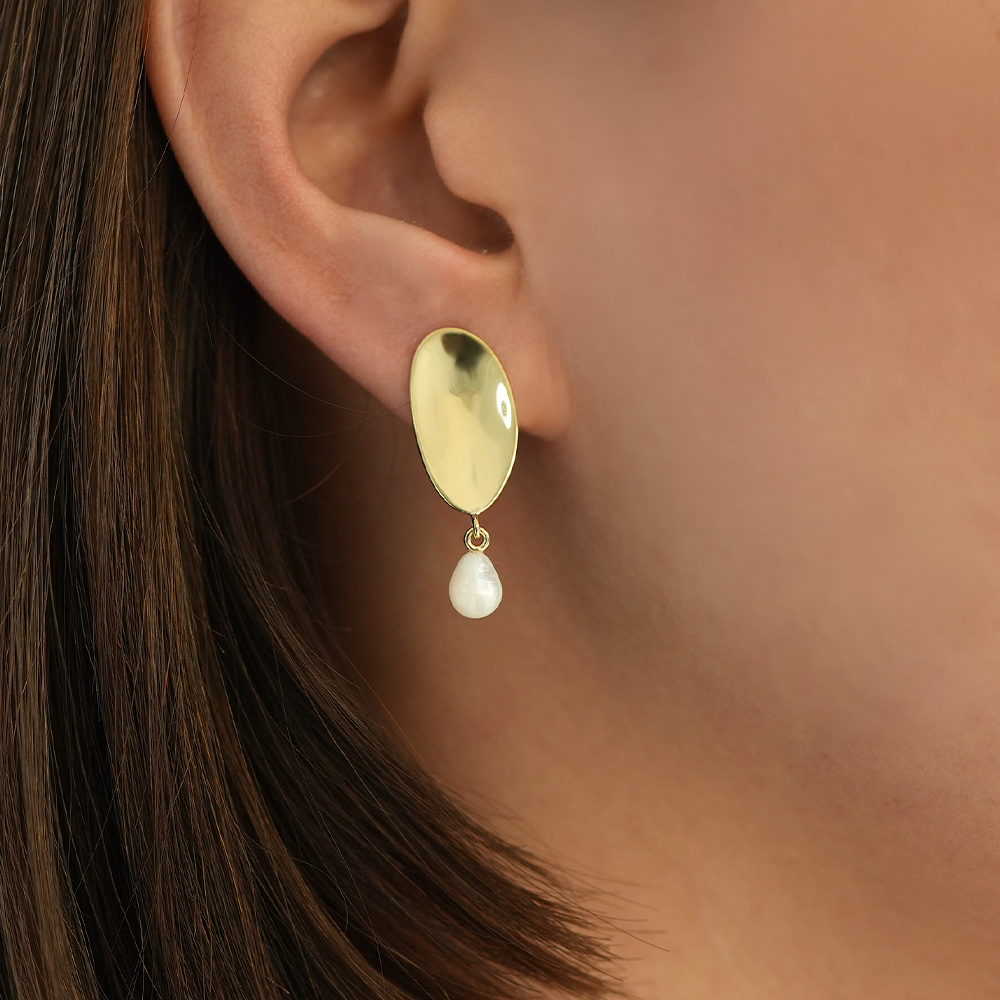 THE OVAL DROP EARRING