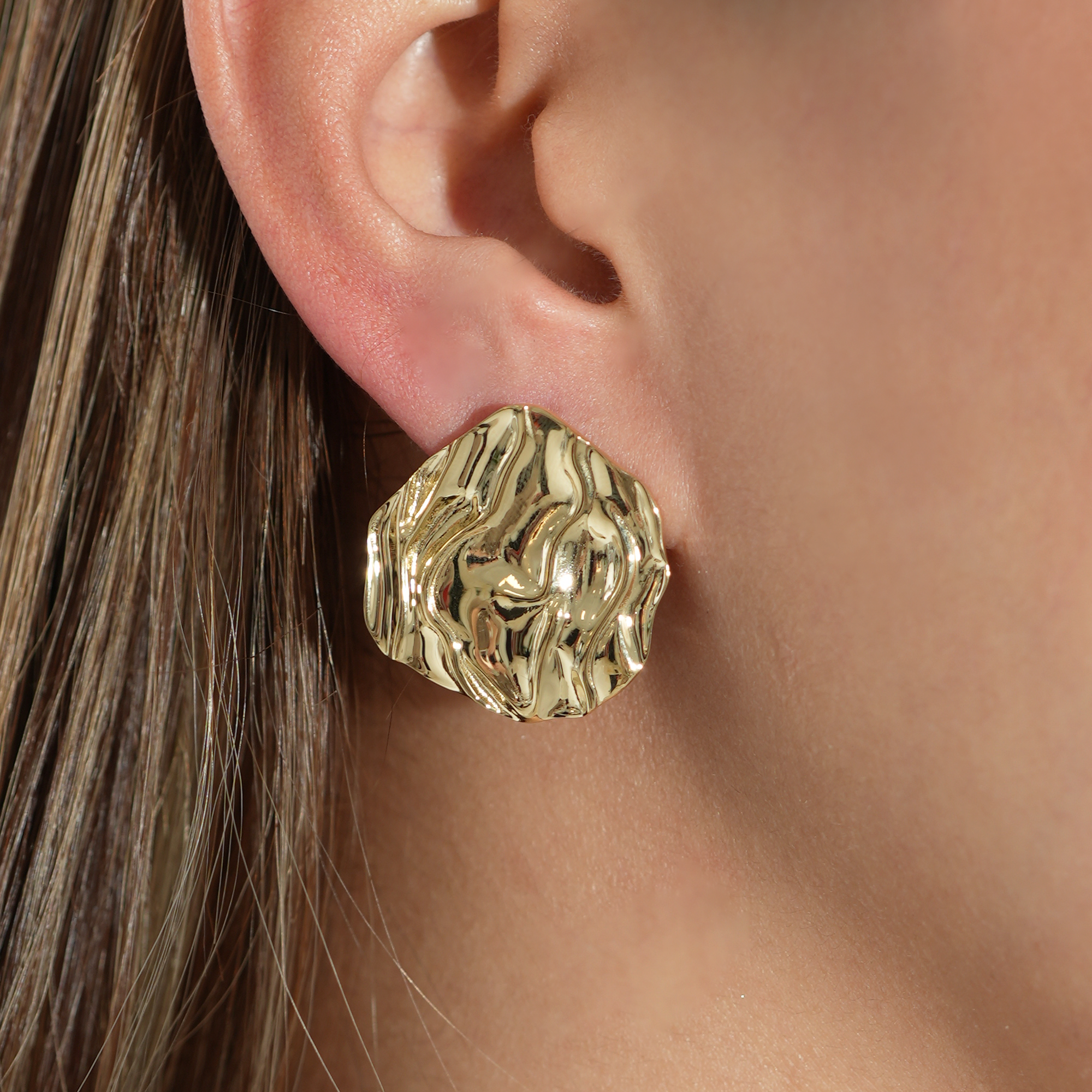 THE RUFFLE POST EARRING