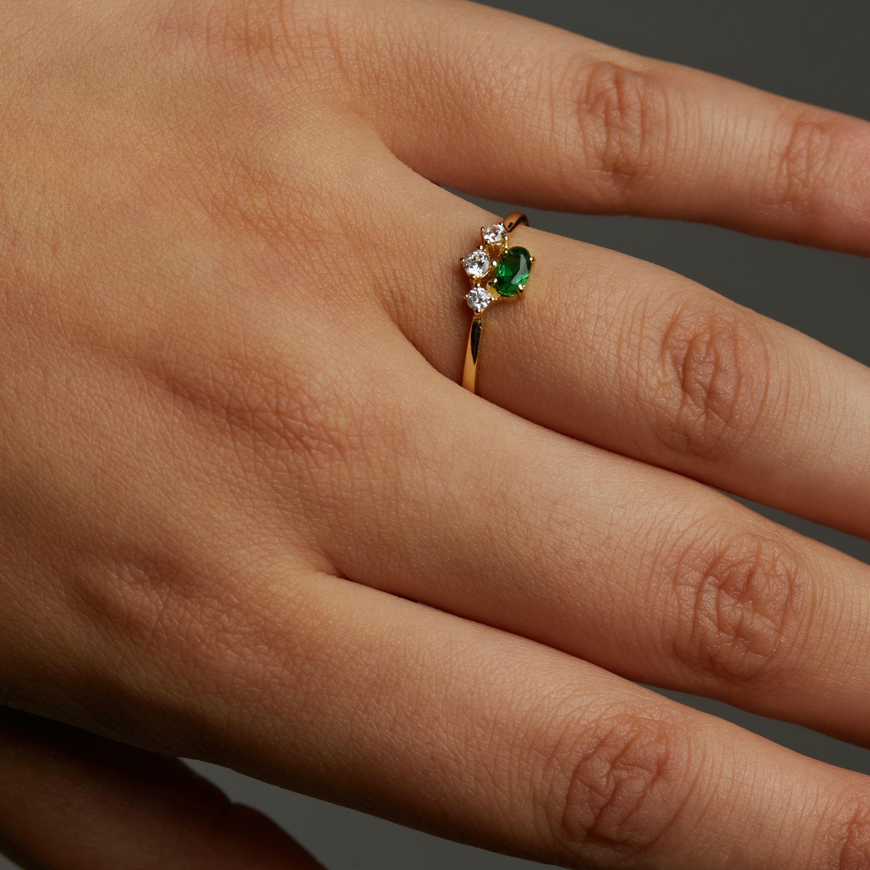 THE EMERALD GREEN CZ DAINTY RING