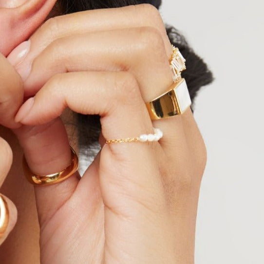 THE PEARL CHAIN RING