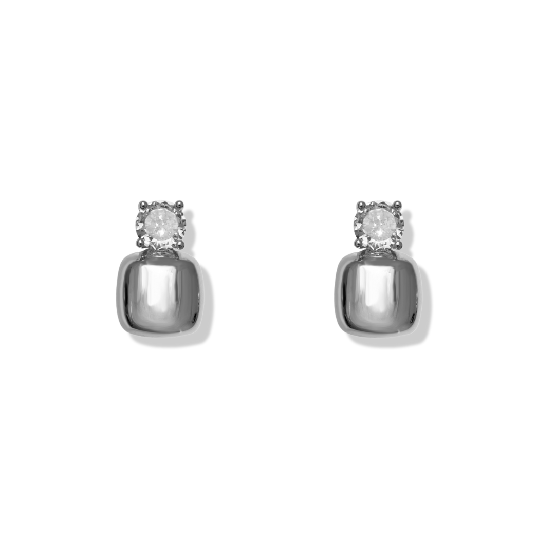 SCARLETTE SQUARE STUDS