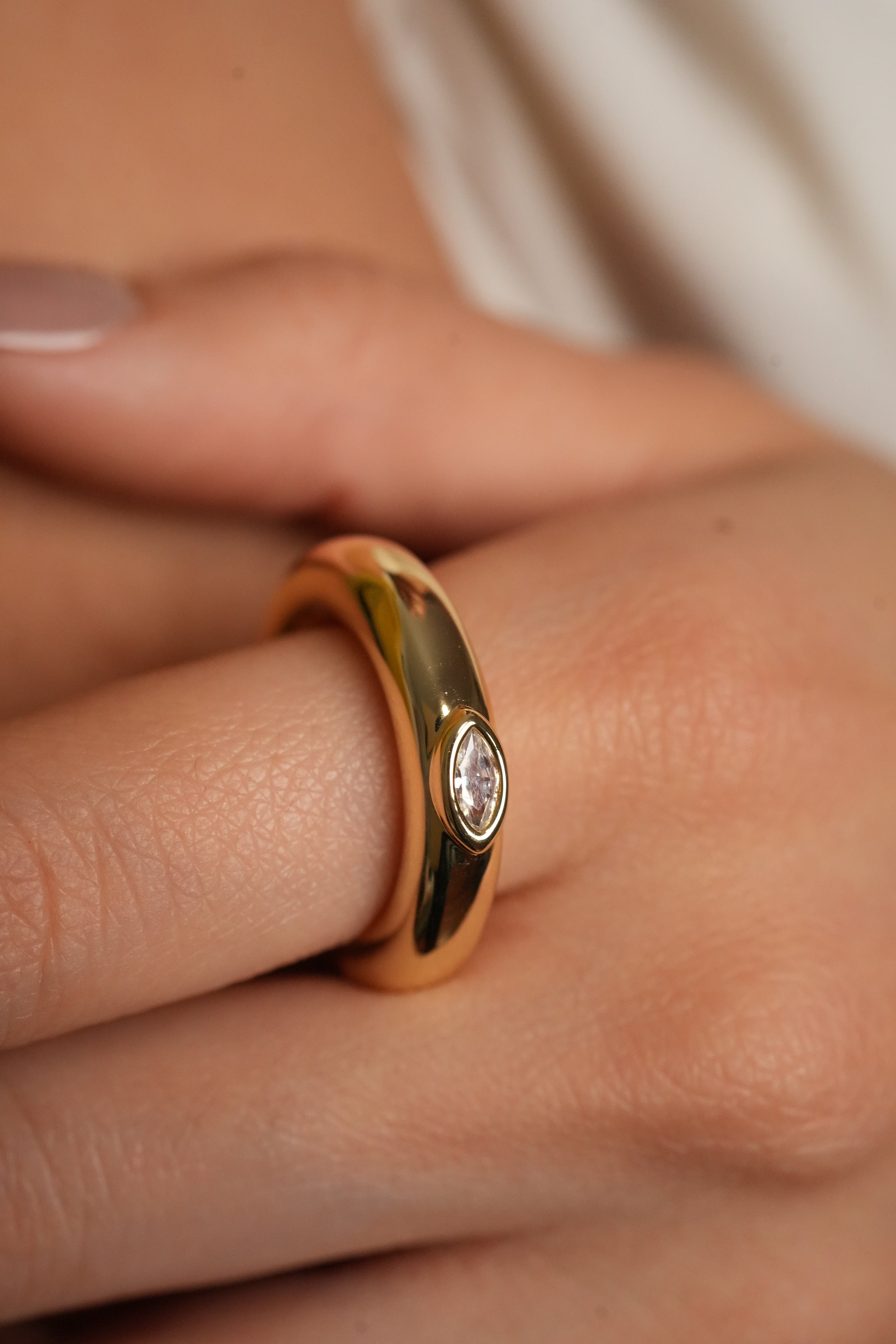 ROUNDED HEIRLOOM RING