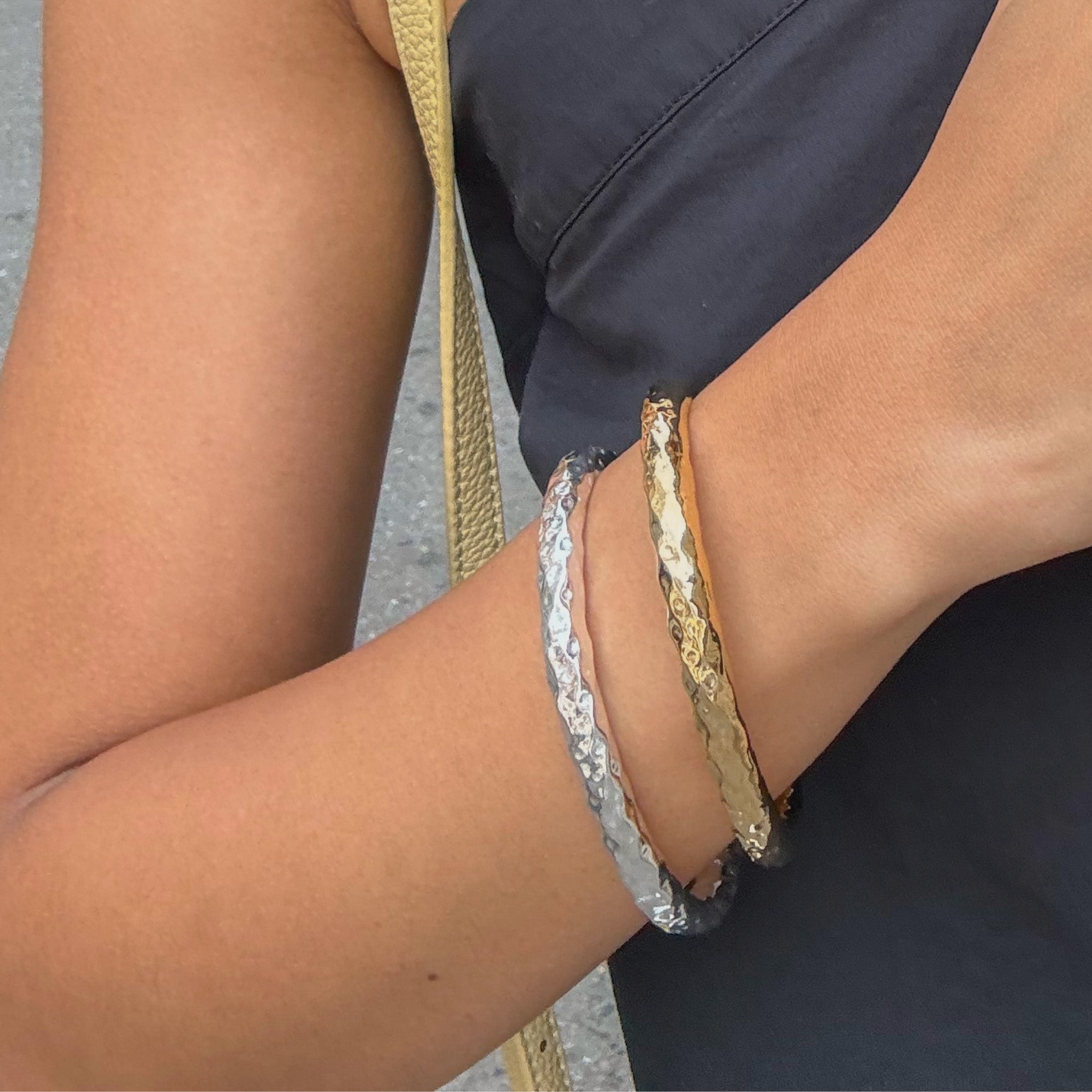 SIROCCO OVAL BANGLE