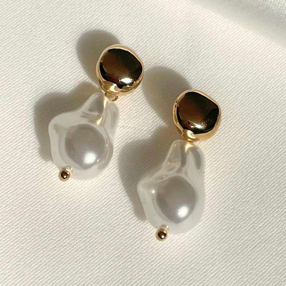 ELLA PEARL EARRING