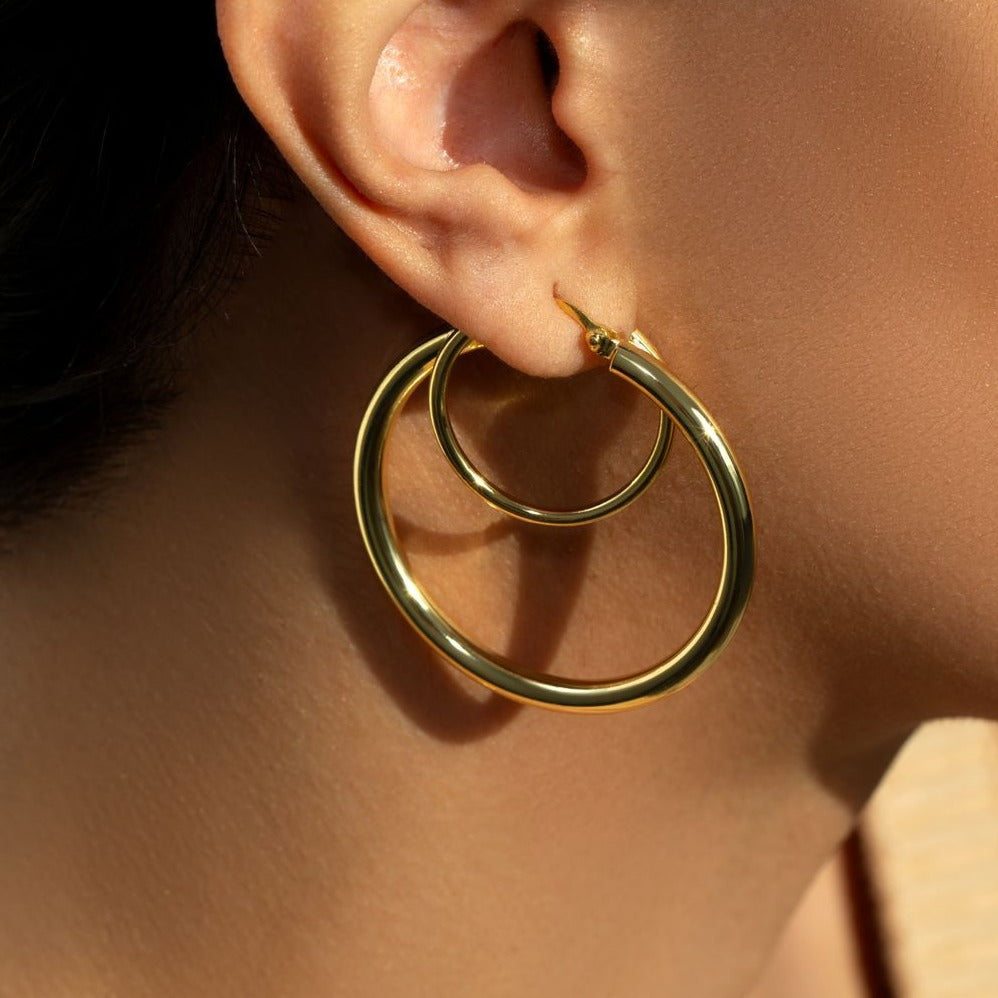 THE THICK DOUBLE HOOP EARRING